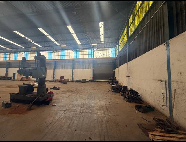 2,808M² WAREHOUSE TO LET IN ALRODE